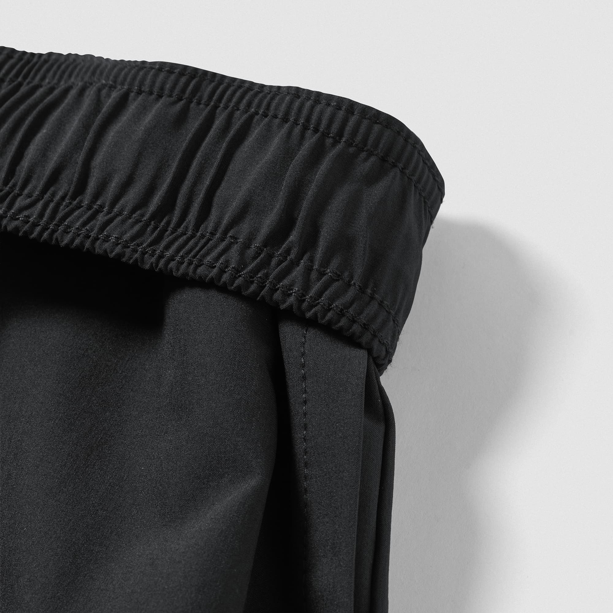 Conquer 9" Shorts - Black/White