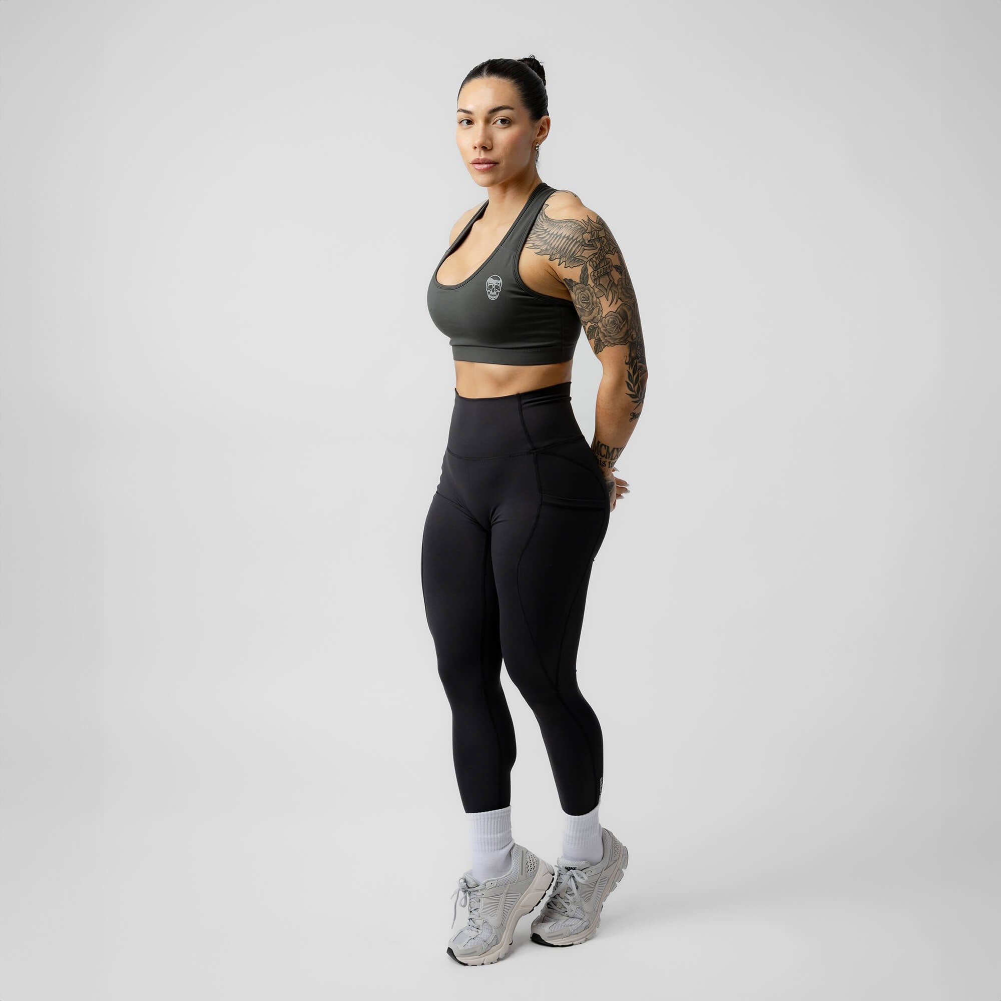 obsidian performance bra full body front