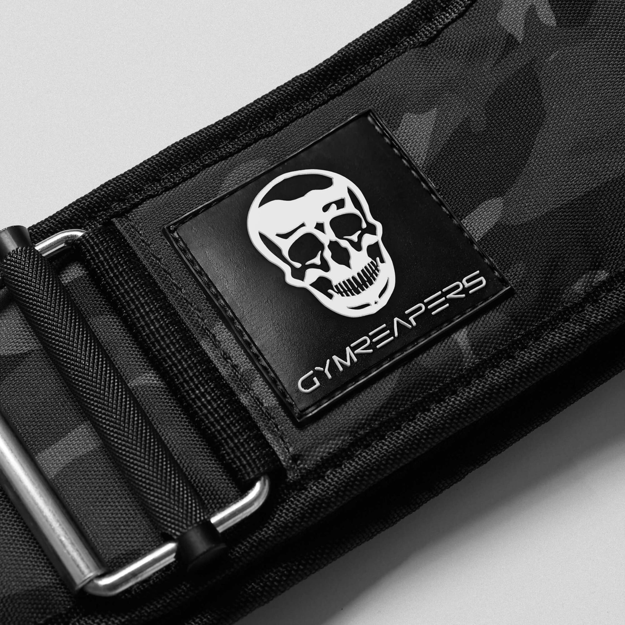 quick lock belt midnight camo logo detail