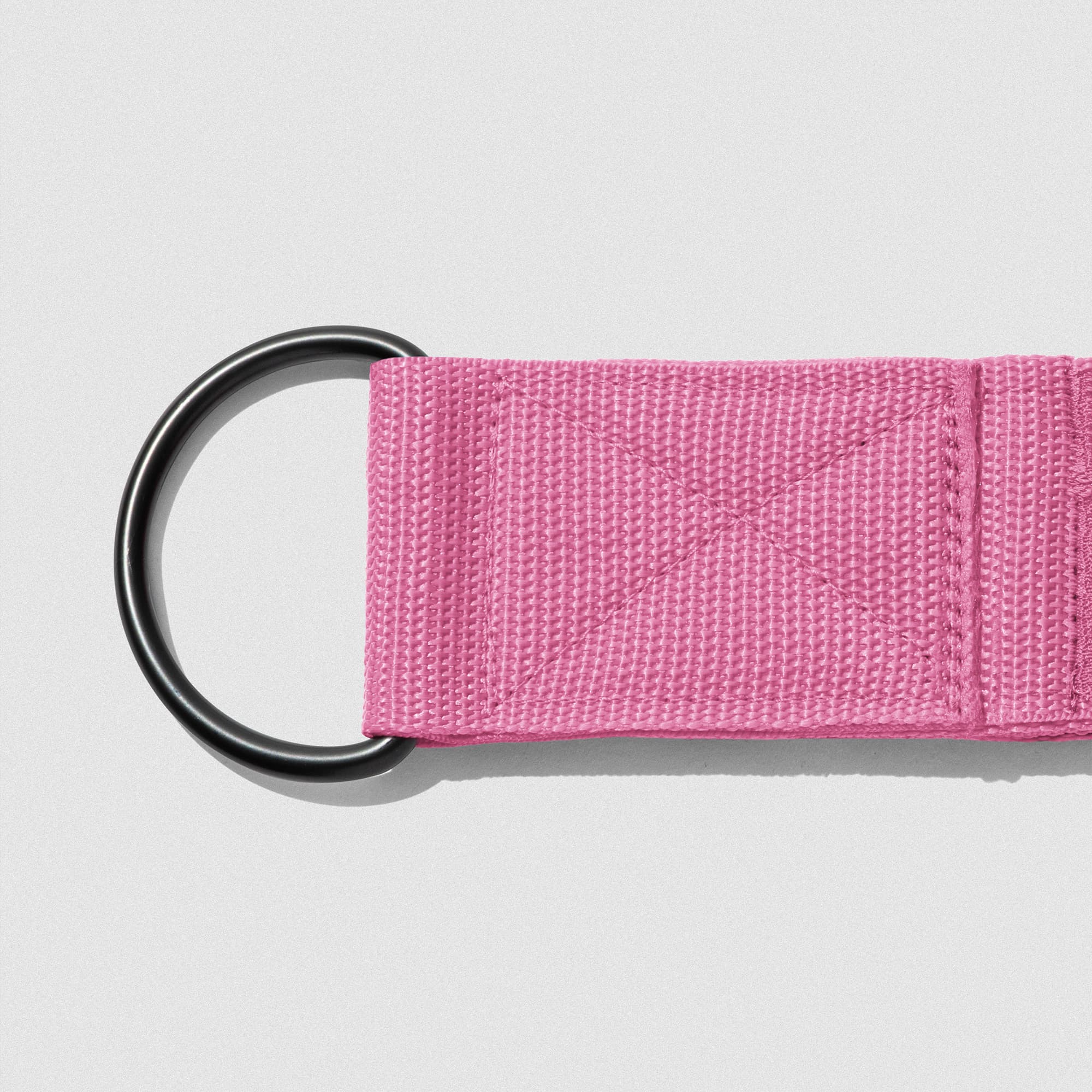 Gymreapers Tricep Rope 27" - Pink close up shot of D ring