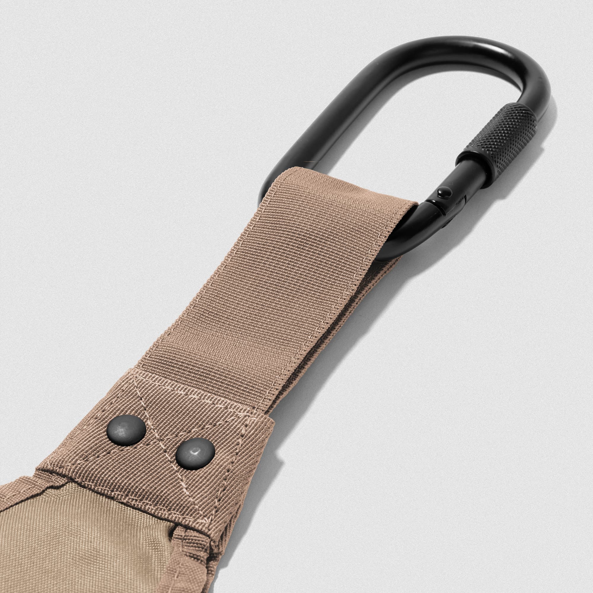 Gymreapers Ab Straps - Tan close up shot of loop and d ring