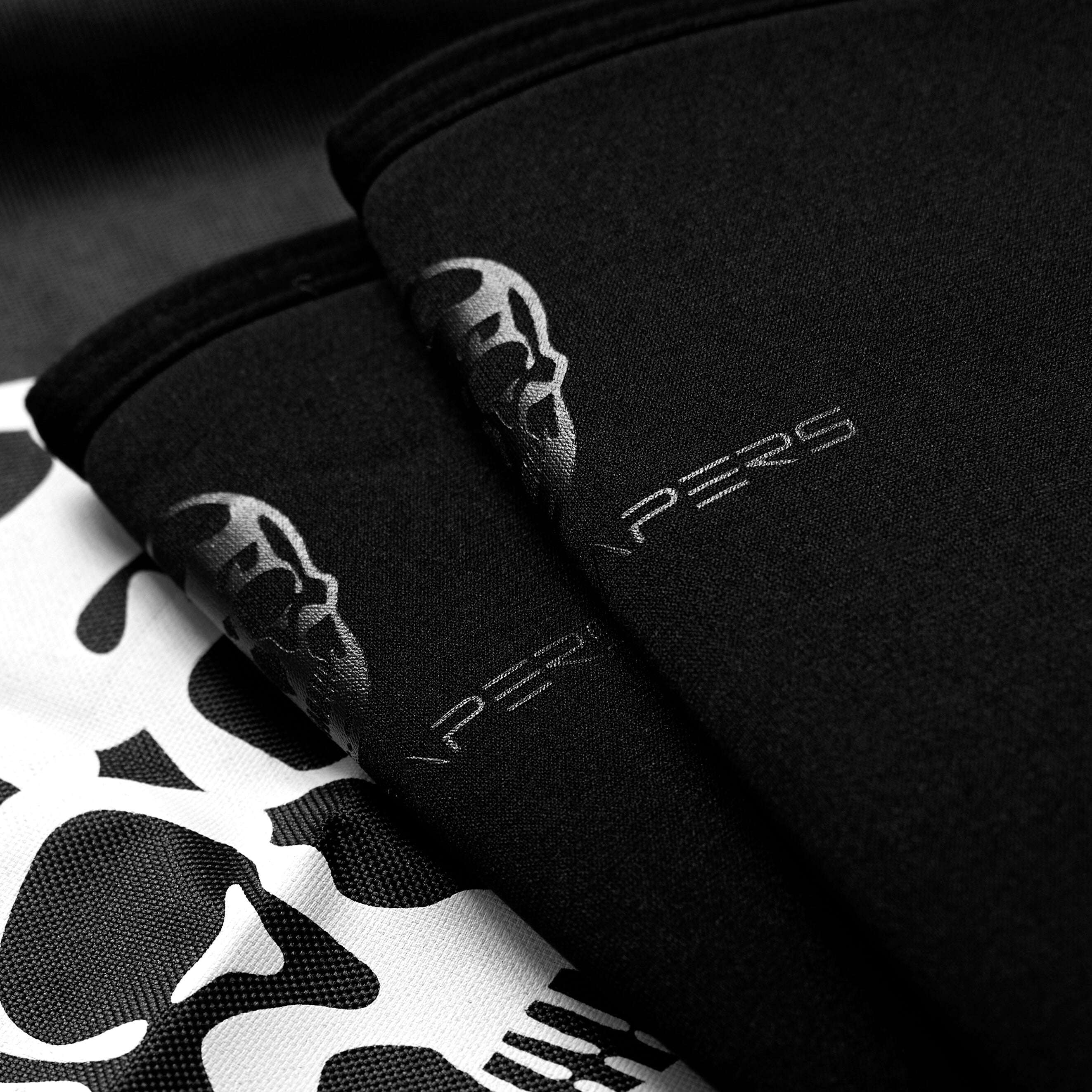 Pair Of Strong Knee Wraps With Strap – For Squat, Leg Press, Powerlifting