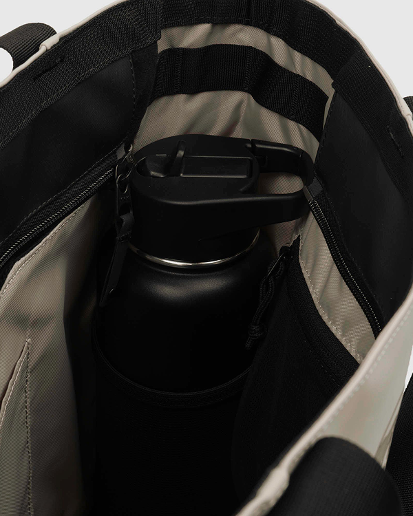 Internal Water Bottle Pocket